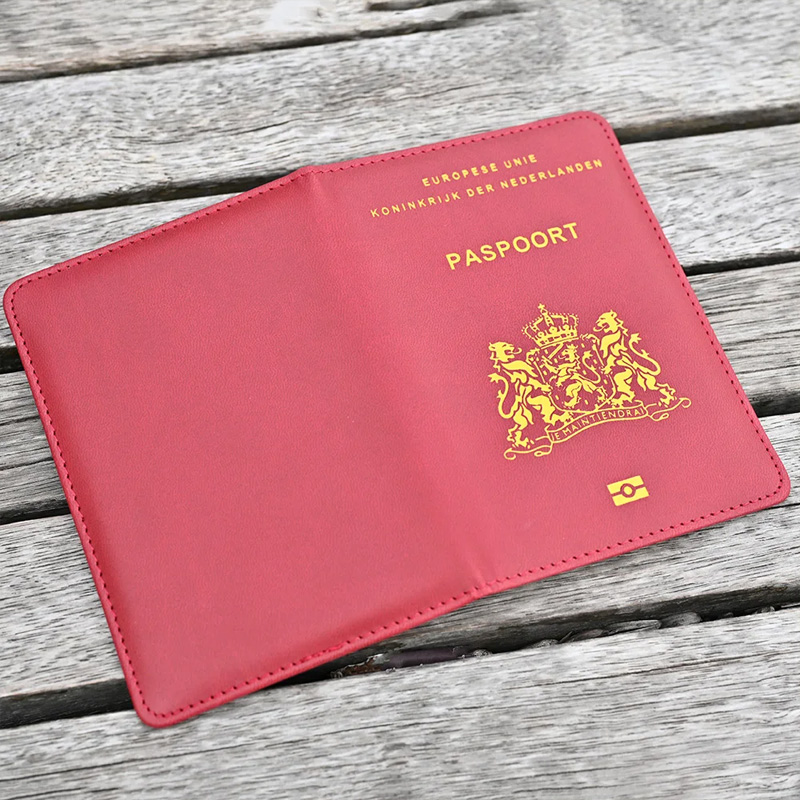 Travel Essentials Nederland Pa - огляд і ціна Travel Accessories Passport Holder