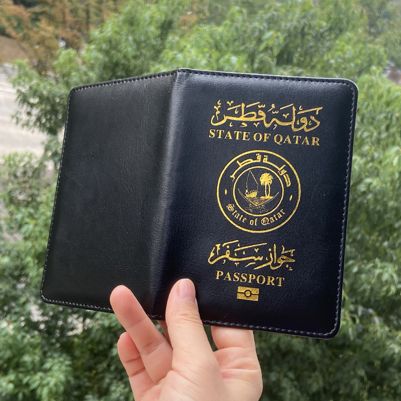 Qatar Passport Holder Middle E - огляд і ціна Travel Accessories Qatar