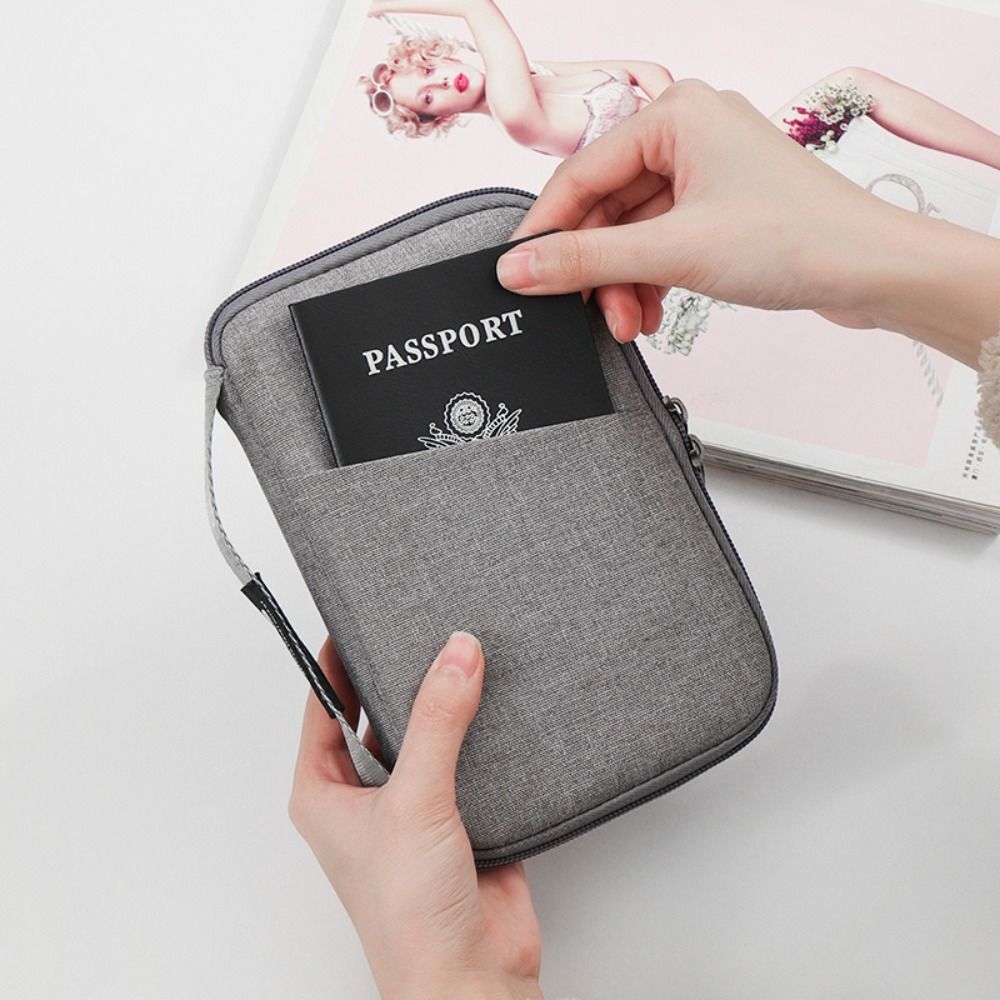Travel Accessories Travel Wall - огляд і ціна Travel Accessories Passport Holder