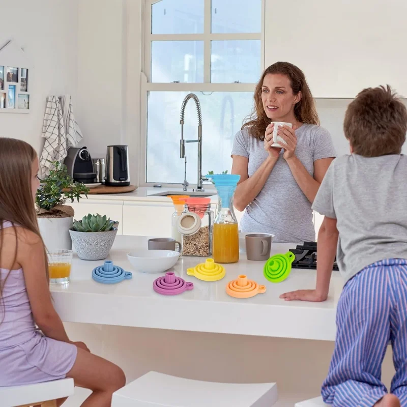 1PCS Foldable Funnel Silicone  - огляд і ціна Travel Kitchen Accessories