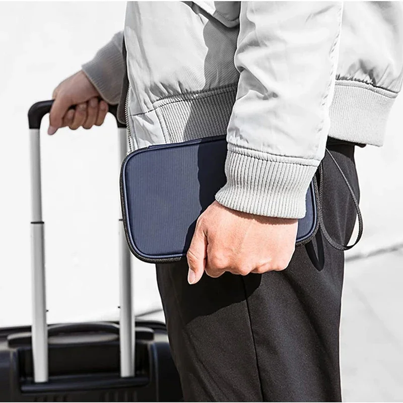 Lightweight Family Travel Pass - огляд і ціна Travel Accessories Passport Holder
